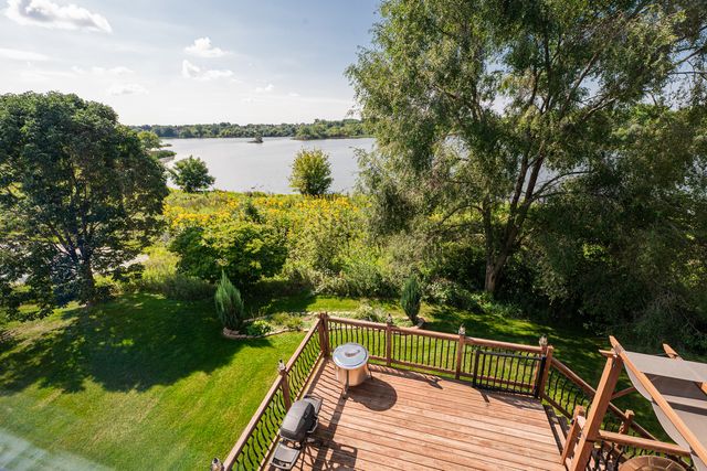 1777 Napa Suwe Court, Wauconda, IL 60084