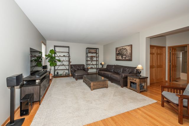 1777 Napa Suwe Court, Wauconda, IL 60084