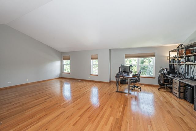 1777 Napa Suwe Court, Wauconda, IL 60084