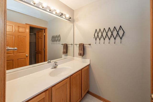 1777 Napa Suwe Court, Wauconda, IL 60084