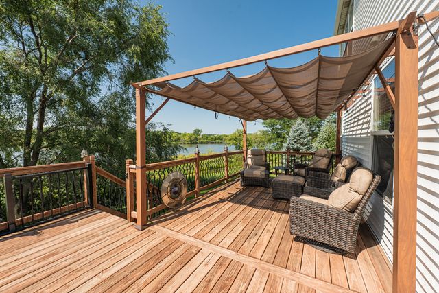 1777 Napa Suwe Court, Wauconda, IL 60084