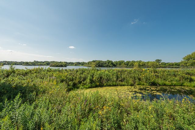 1777 Napa Suwe Court, Wauconda, IL 60084