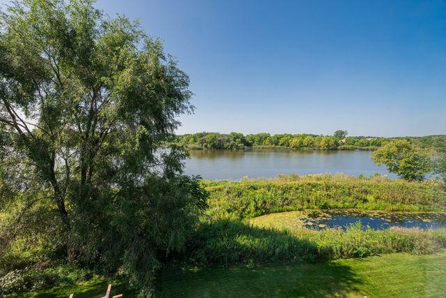 1777 Napa Suwe Court, Wauconda, IL 60084