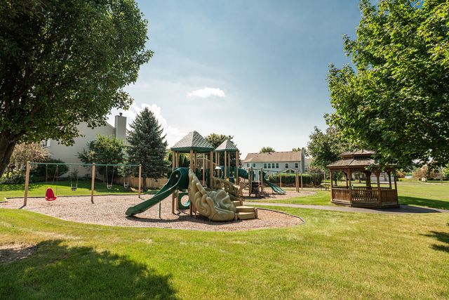 1777 Napa Suwe Court, Wauconda, IL 60084