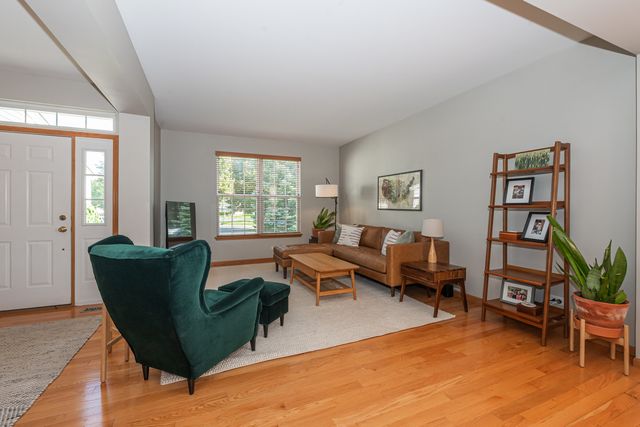 1777 Napa Suwe Court, Wauconda, IL 60084