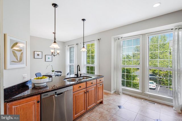 47575 SANDBANK SQ, Sterling, VA 20165