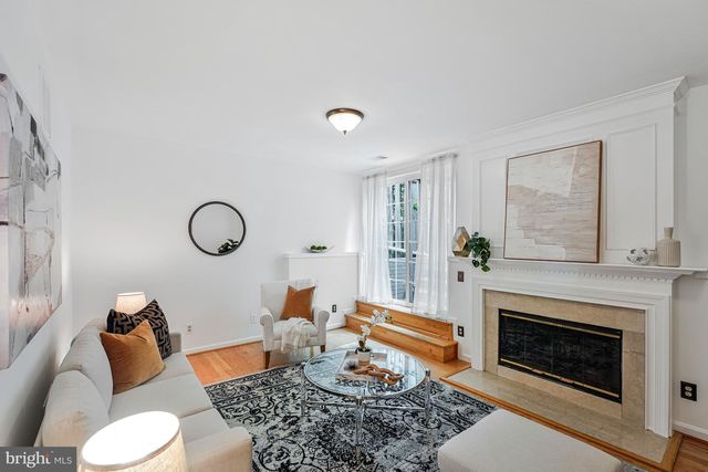 47575 SANDBANK SQ, Sterling, VA 20165