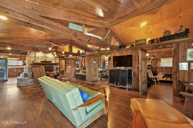 9277 Riverlodge Drive, Moss Point, MS 39562