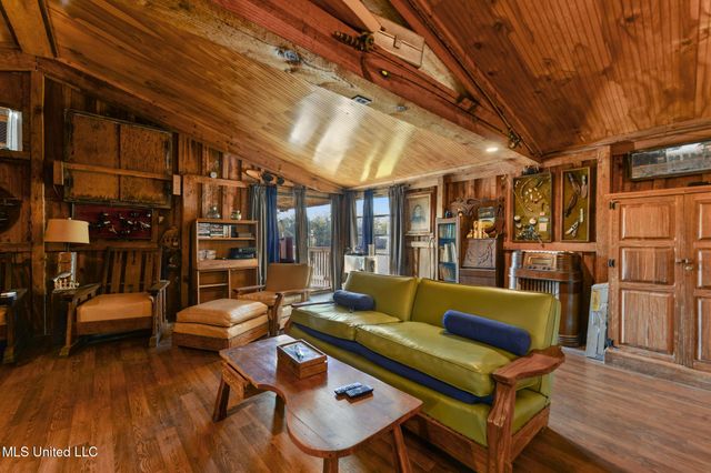 9277 Riverlodge Drive, Moss Point, MS 39562