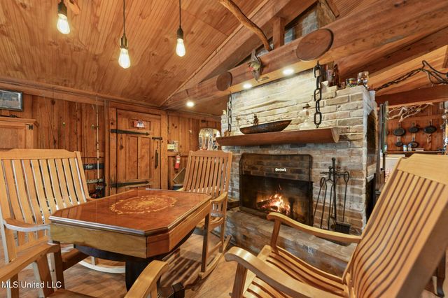 9277 Riverlodge Drive, Moss Point, MS 39562