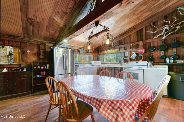 9277 Riverlodge Drive, Moss Point, MS 39562