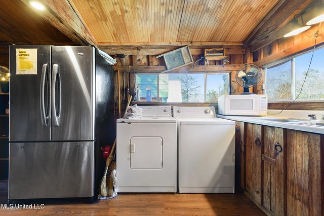 9277 Riverlodge Drive, Moss Point, MS 39562