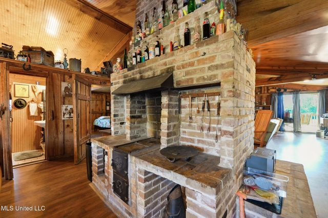 9277 Riverlodge Drive, Moss Point, MS 39562