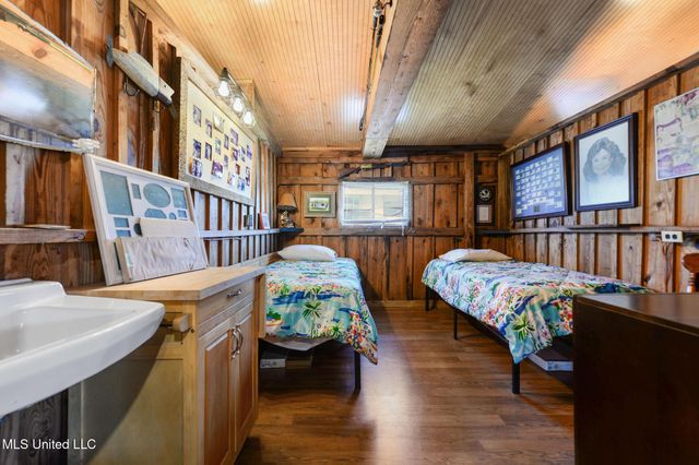 9277 Riverlodge Drive, Moss Point, MS 39562