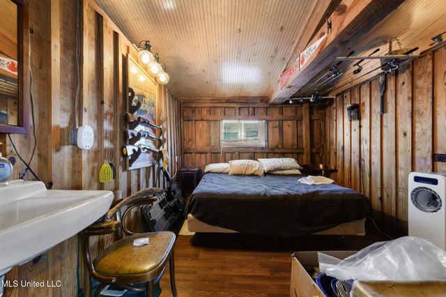 9277 Riverlodge Drive, Moss Point, MS 39562