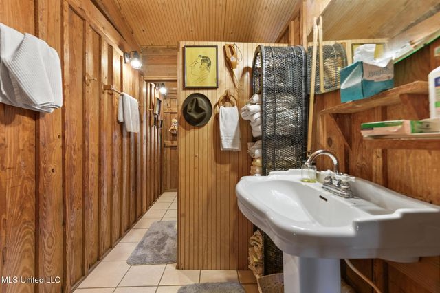 9277 Riverlodge Drive, Moss Point, MS 39562