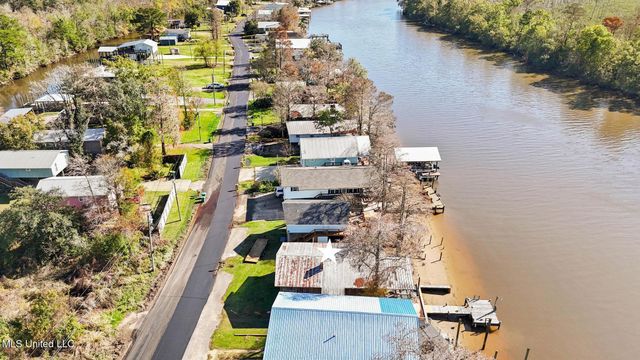 9277 Riverlodge Drive, Moss Point, MS 39562