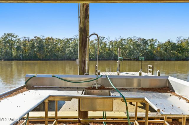 9277 Riverlodge Drive, Moss Point, MS 39562