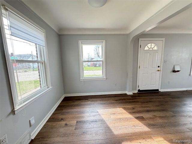 2000 N Melborn Street, Dearborn, MI 48128