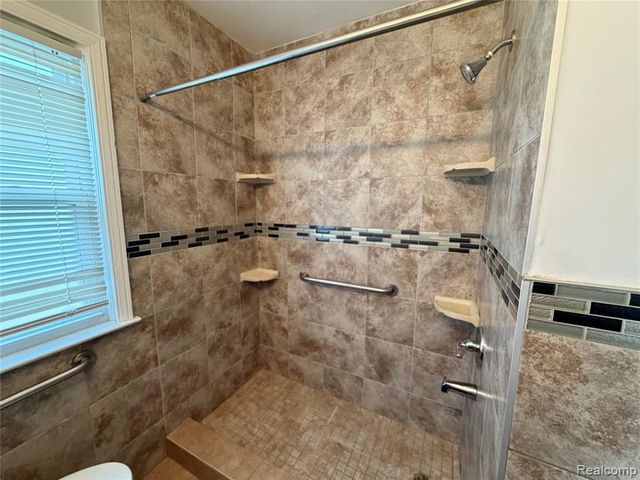 2000 N Melborn Street, Dearborn, MI 48128