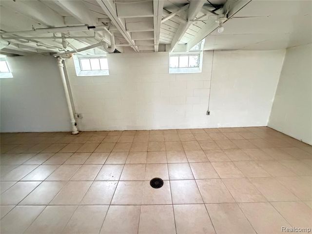 2000 N Melborn Street, Dearborn, MI 48128