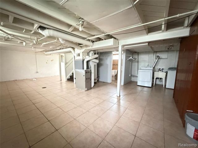 2000 N Melborn Street, Dearborn, MI 48128