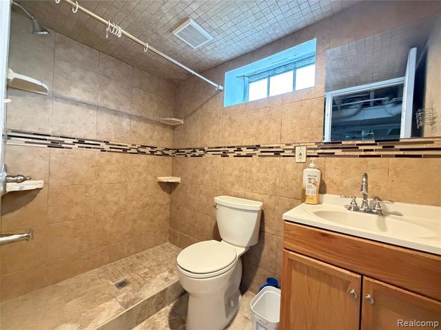 2000 N Melborn Street, Dearborn, MI 48128