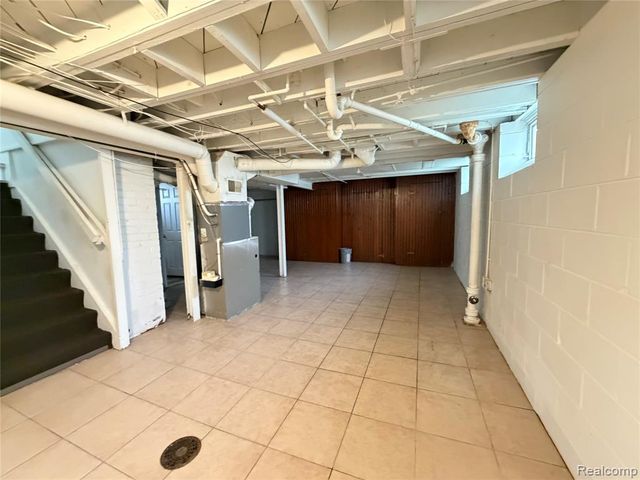 2000 N Melborn Street, Dearborn, MI 48128