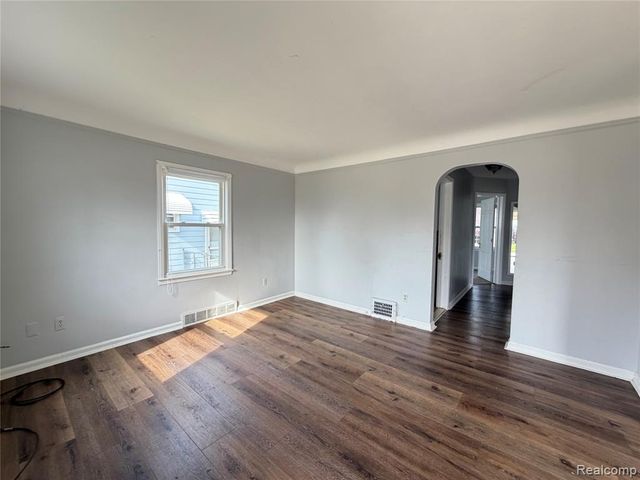 2000 N Melborn Street, Dearborn, MI 48128