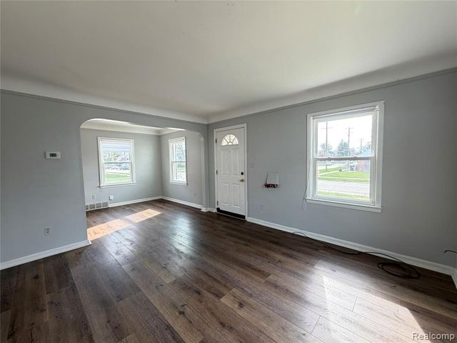 2000 N Melborn Street, Dearborn, MI 48128