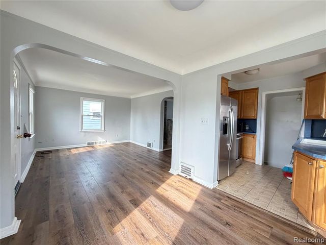 2000 N Melborn Street, Dearborn, MI 48128