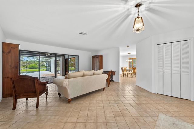 441 NE Town Terrace, Jensen Beach, FL 34957