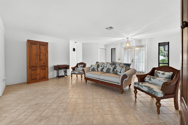 441 NE Town Terrace, Jensen Beach, FL 34957