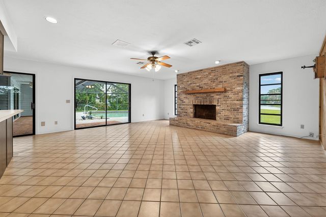 441 NE Town Terrace, Jensen Beach, FL 34957
