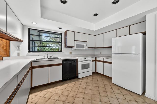 441 NE Town Terrace, Jensen Beach, FL 34957