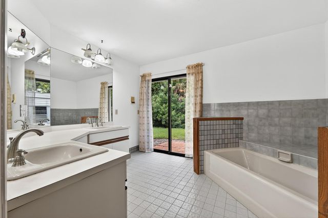 441 NE Town Terrace, Jensen Beach, FL 34957
