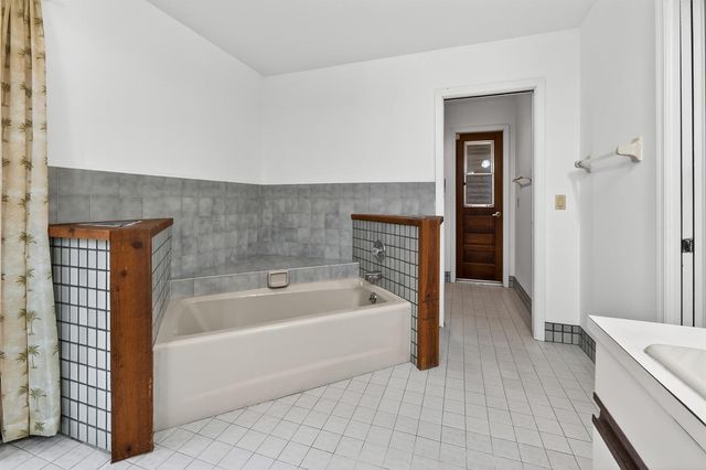 441 NE Town Terrace, Jensen Beach, FL 34957