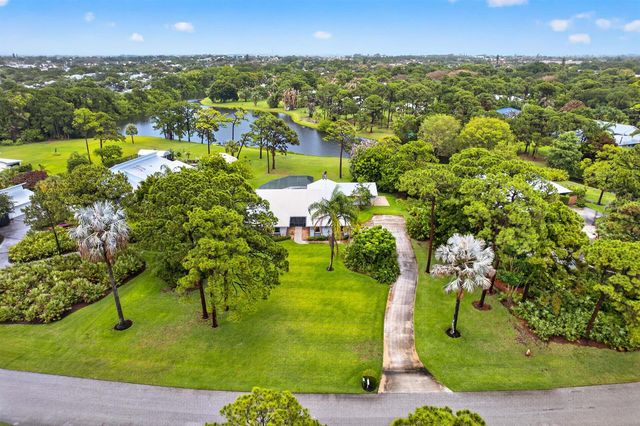 441 NE Town Terrace, Jensen Beach, FL 34957