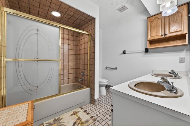 441 NE Town Terrace, Jensen Beach, FL 34957