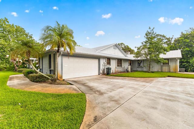 441 NE Town Terrace, Jensen Beach, FL 34957
