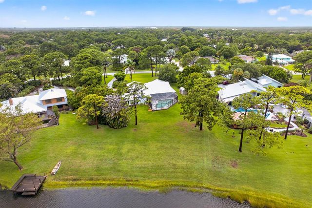 441 NE Town Terrace, Jensen Beach, FL 34957