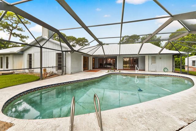 441 NE Town Terrace, Jensen Beach, FL 34957