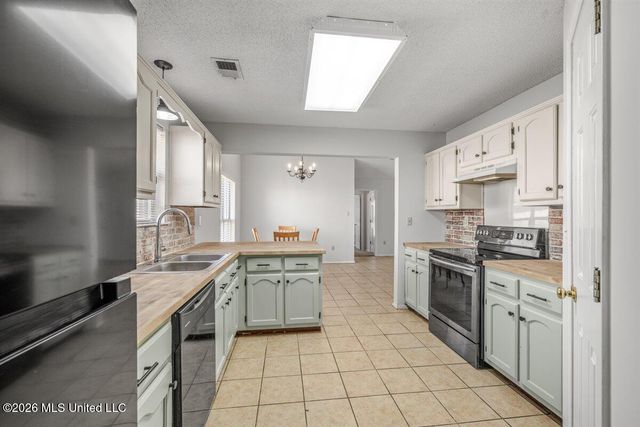 5387 W Payton Drive, Southaven, MS 38671