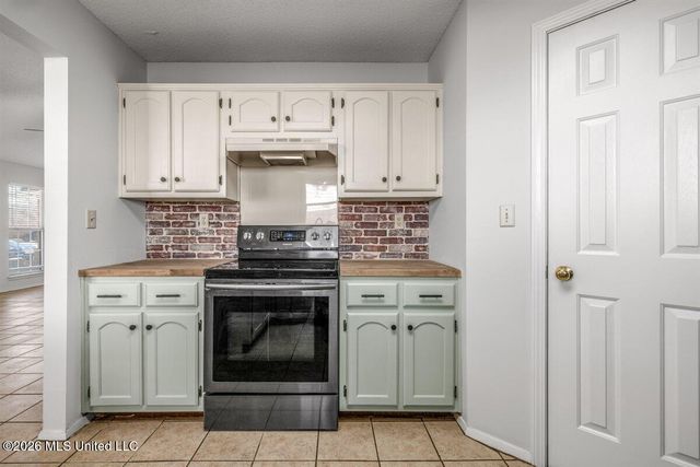 5387 W Payton Drive, Southaven, MS 38671