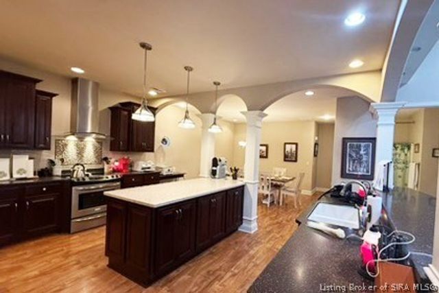 3707 Riverwalk Court, Jeffersonville, IN 47130