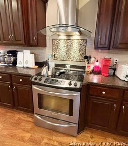 3707 Riverwalk Court, Jeffersonville, IN 47130