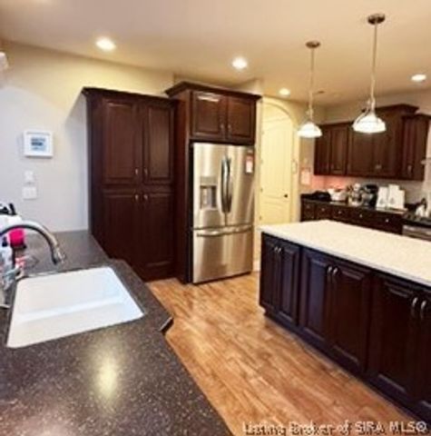 3707 Riverwalk Court, Jeffersonville, IN 47130