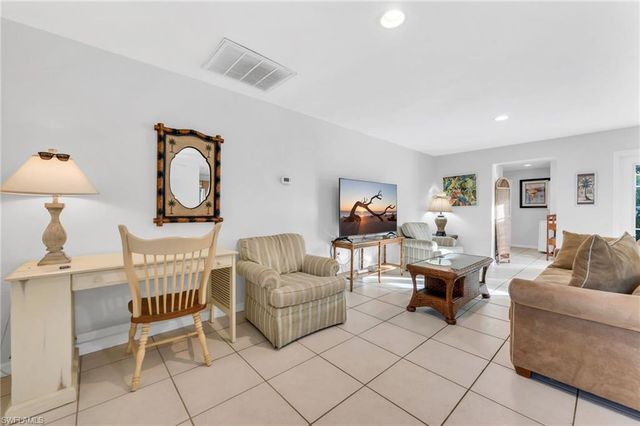 2772 Riverview DR, Naples, FL 34112