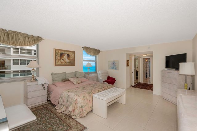 1912 S Ocean Drive 9C, Hallandale Beach, FL 33009