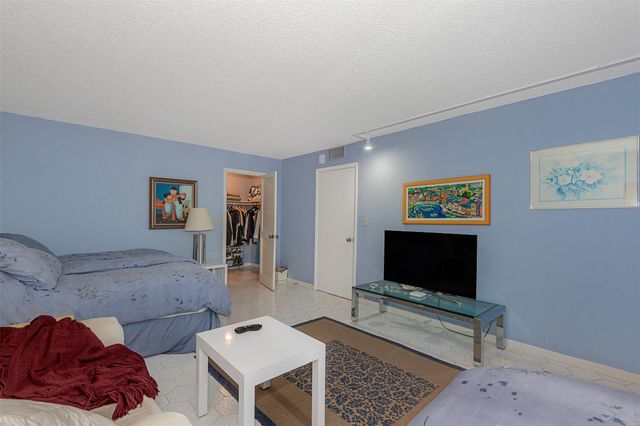 1912 S Ocean Drive 9C, Hallandale Beach, FL 33009